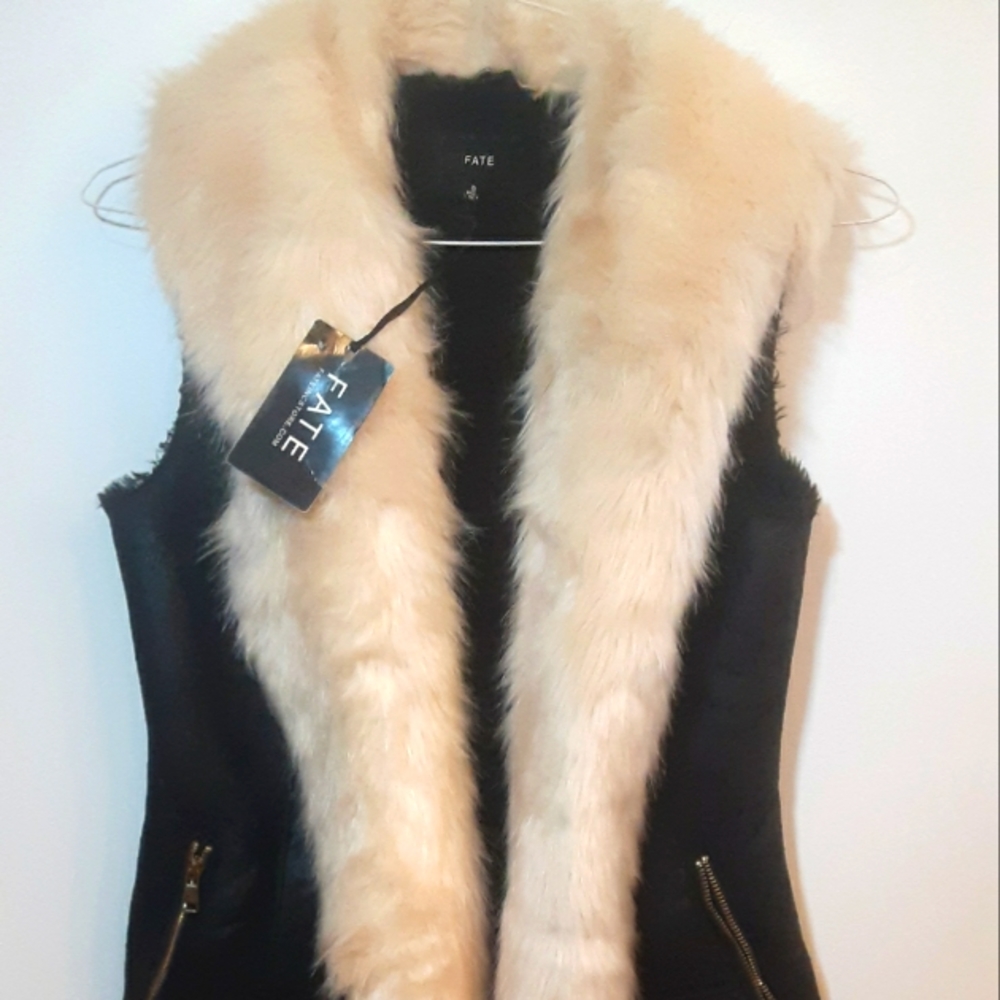 NWOT FATE black vest with faux fur SP